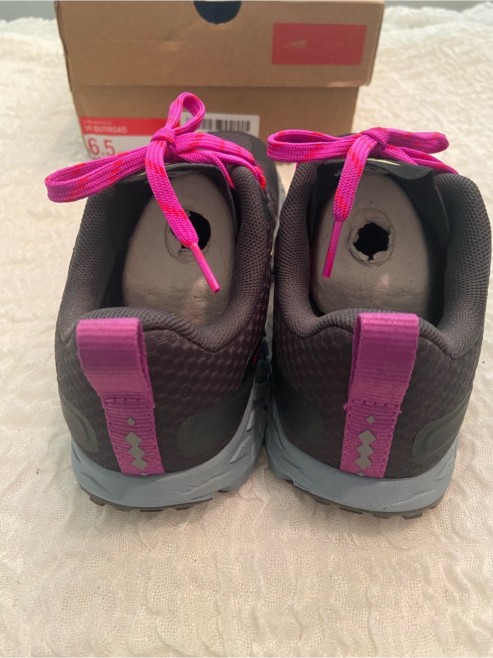NIB ALTRA WOMENS OUTROAD RUNNING SNEAKERS SIZE 6.5 - Picture 6 of 8